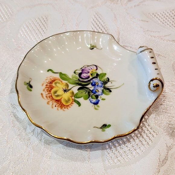 Herend Hungarian antique rare porcelain shell shape trinket dish. - Picture 3 of 8